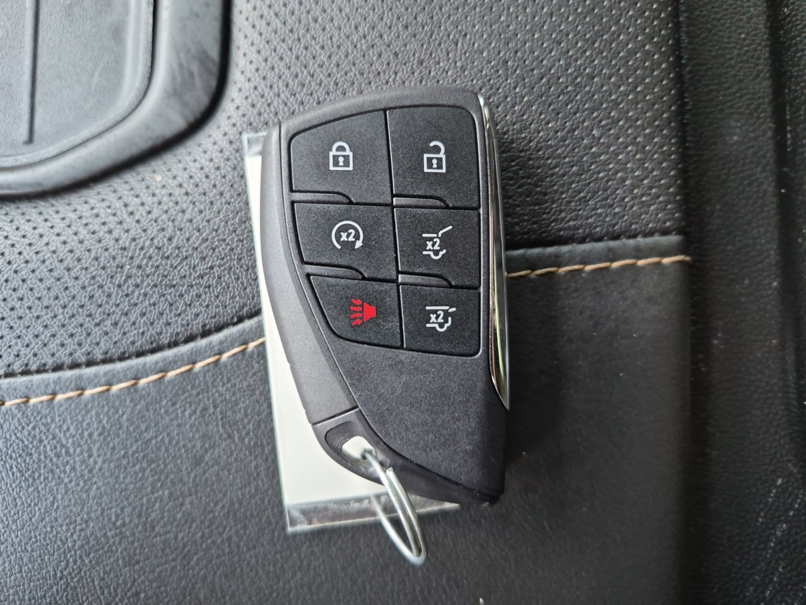 Used 2024 GMC Yukon XL AT4 w/ AT4 Premium Plus Package AWD/4WD image 32