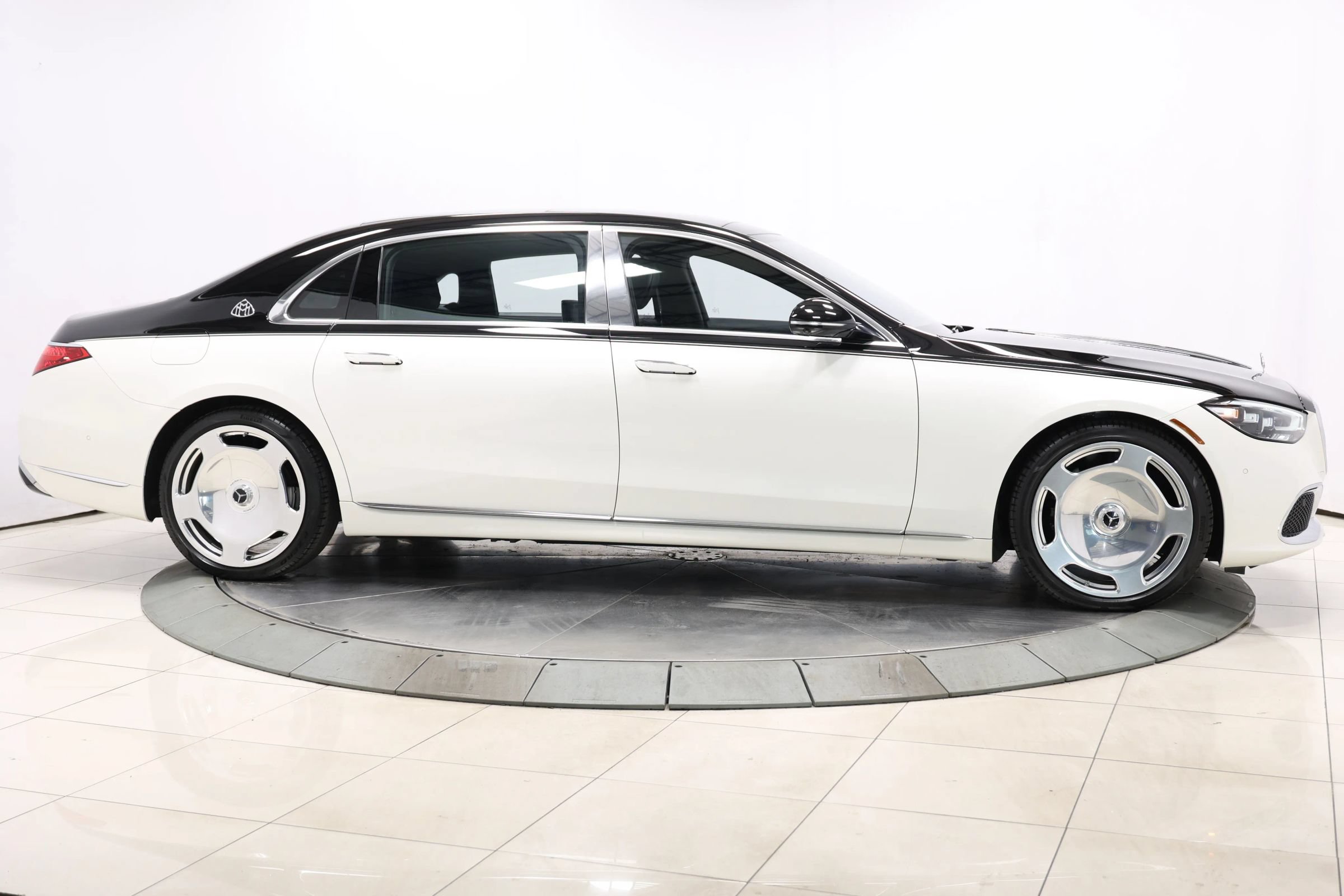 Used 2021 Mercedes-Benz Maybach S 580 4MATIC image 98