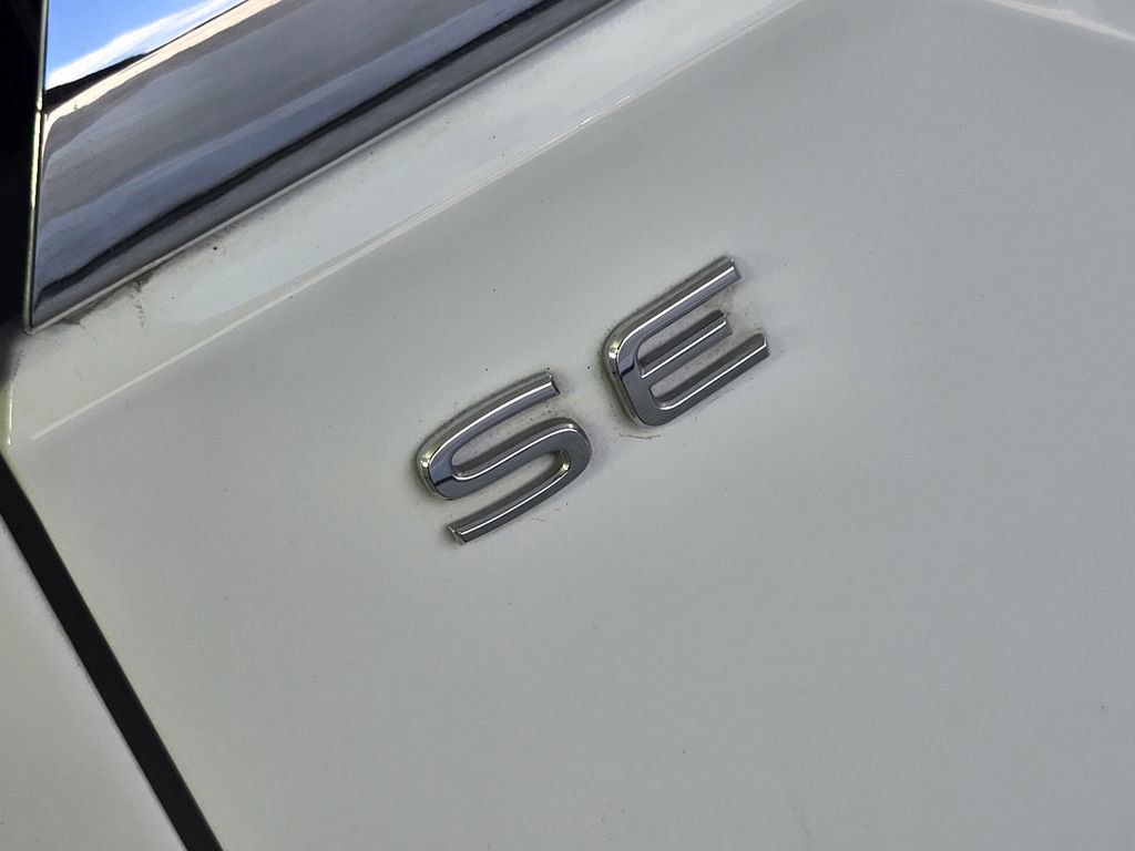 Used 2024 Volkswagen Atlas SE image 14