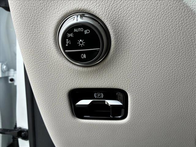 Certified 2026 Mercedes-Benz GLC 300 4MATIC image 13