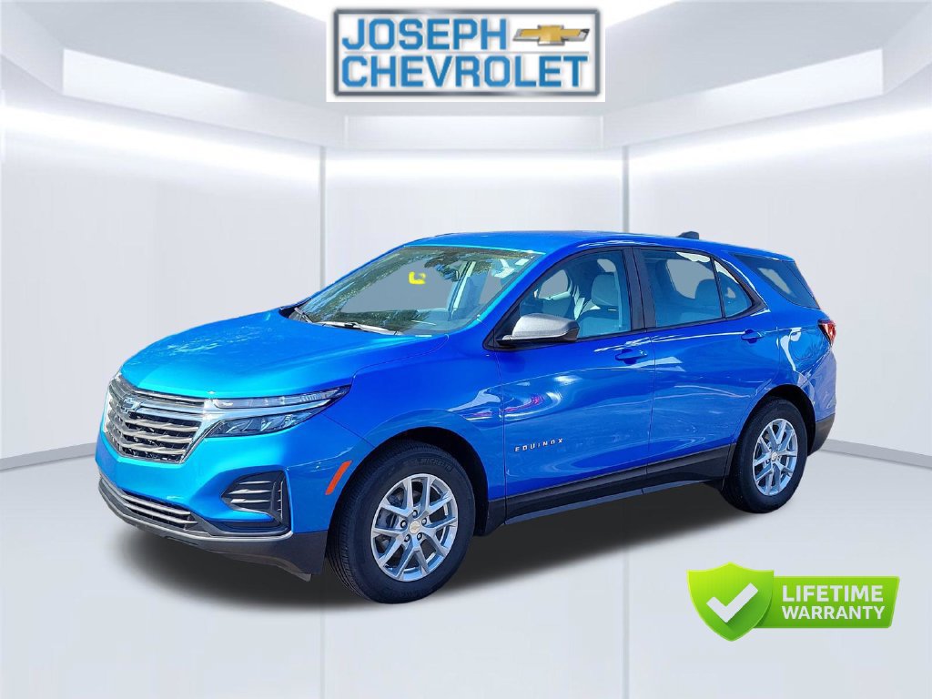 Used 2024 Chevrolet Equinox LS w/ Driver Confidence II Package FWD image 3
