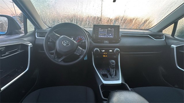 Used 2019 Toyota RAV4 LE image 9