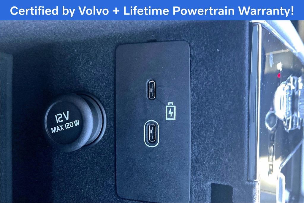 Used 2025 Volvo XC90 B6 Plus image 33