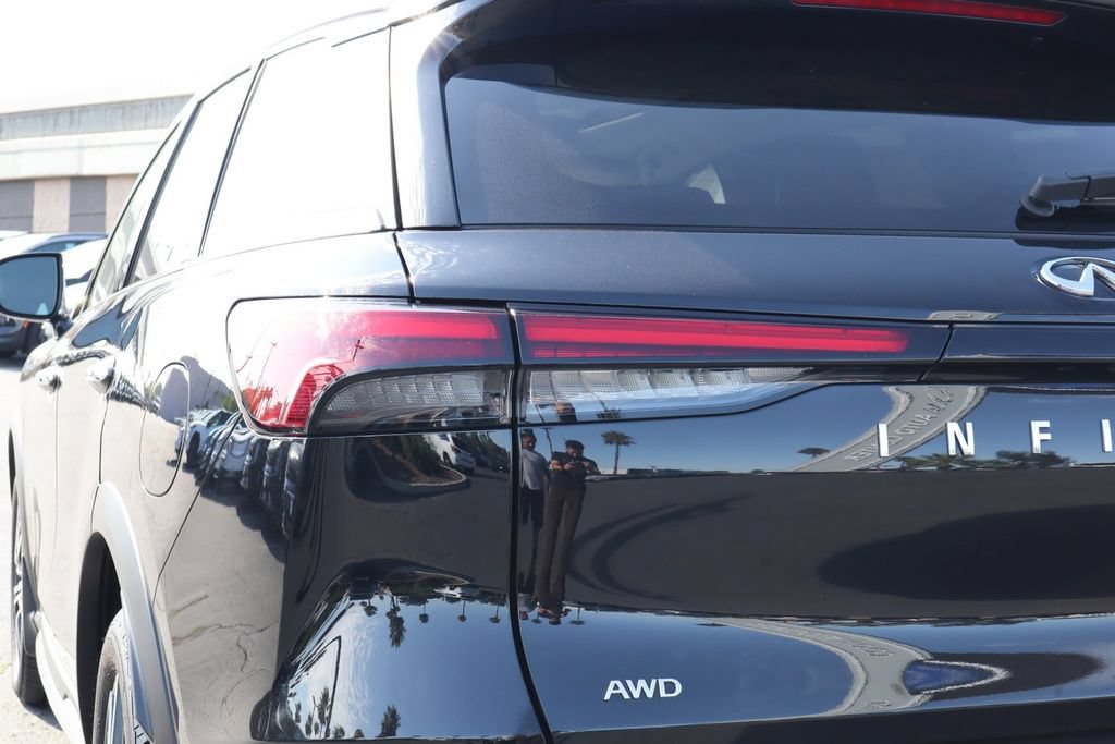 Used 2023 INFINITI QX60 Sensory AWD/4WD image 16