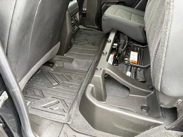 Used 2023 Chevrolet Colorado Z71 w/ Z71 Convenience Package 2 image 30