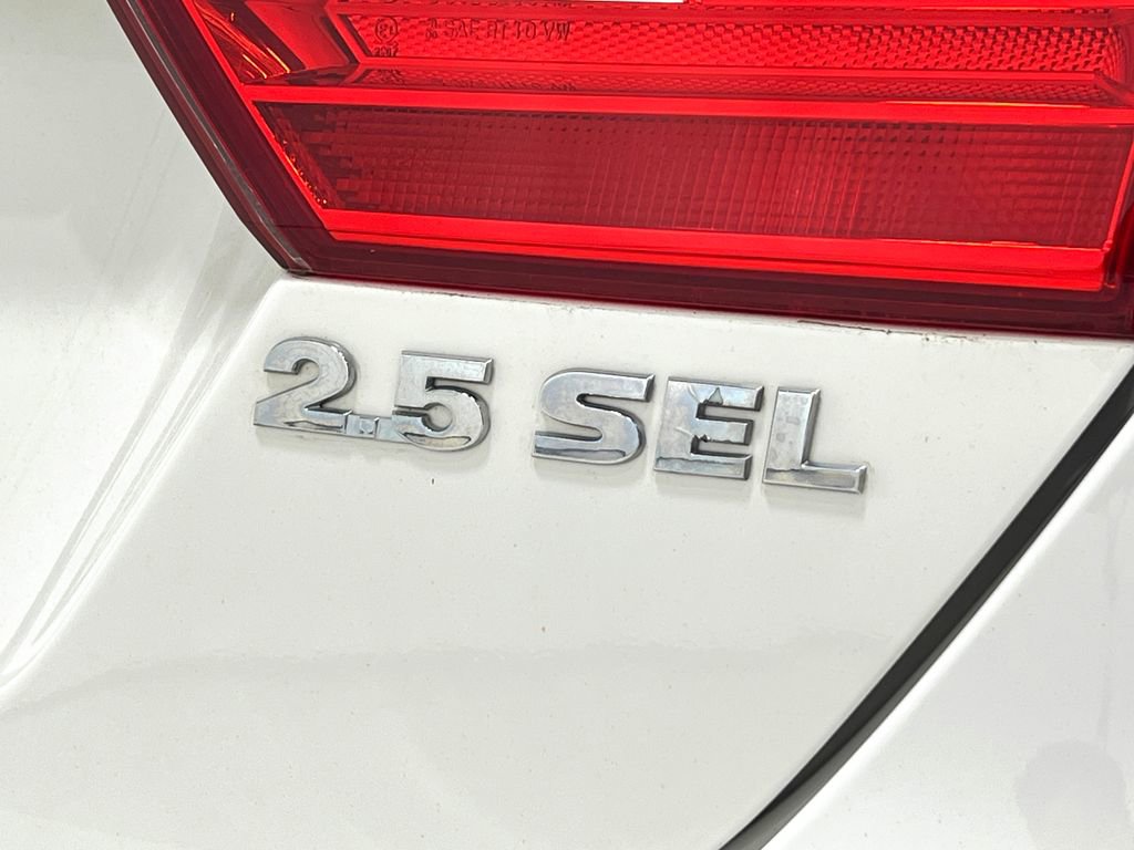 Used 2011 Volkswagen Jetta SEL image 39