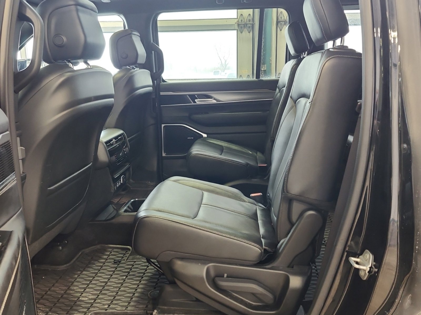 Used 2023 Jeep Wagoneer Series II image 10