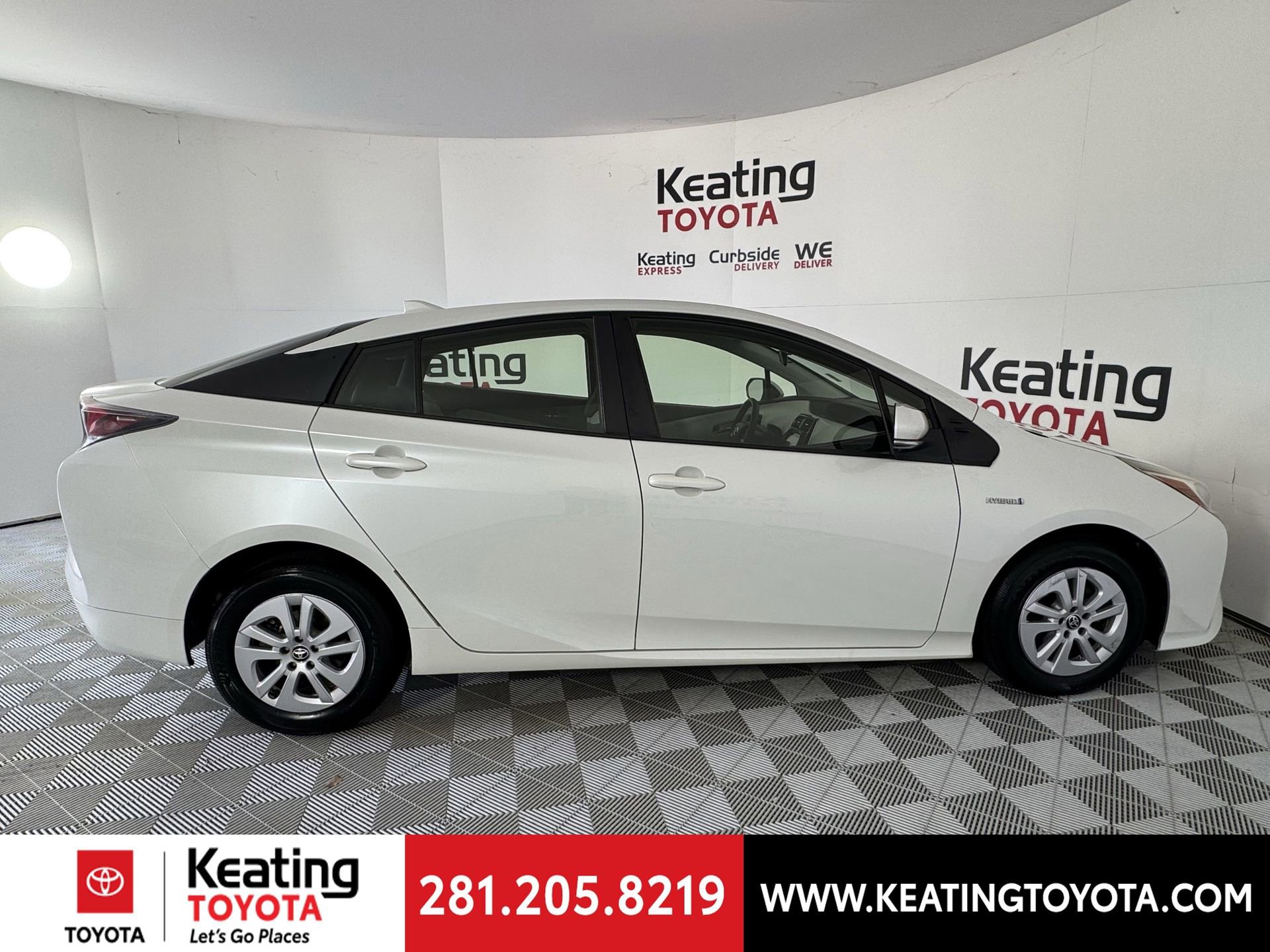 Used 2017 Toyota Prius Two image 4