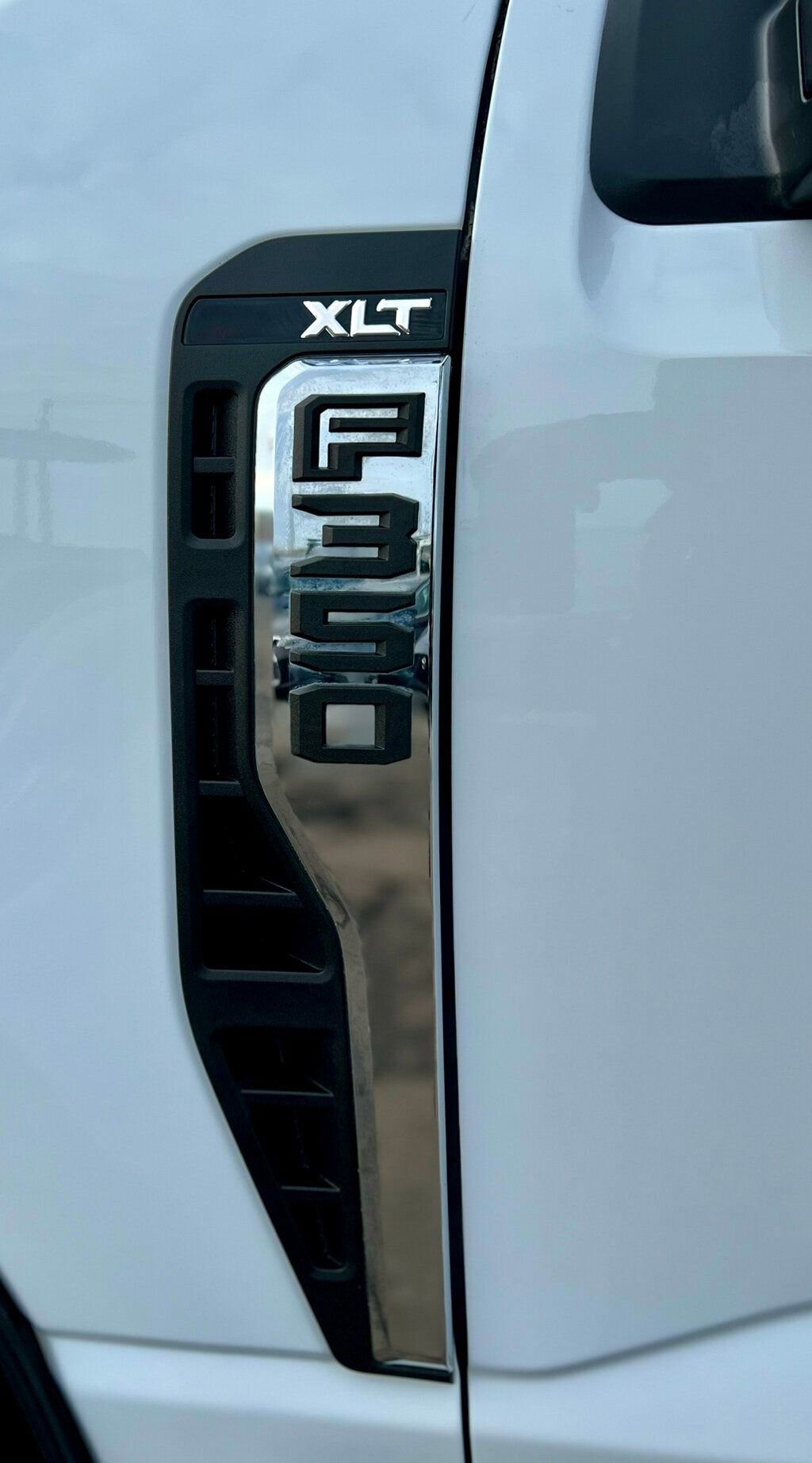 Used 2024 Ford F350 XLT w/ FX4 Off-Road Package image 10