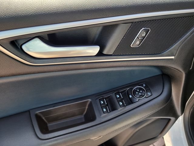 Used 2023 Ford Edge SEL w/ Sport Appearance Package AWD/4WD image 18
