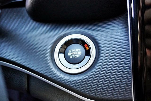 Used 2023 Jeep Grand Cherokee Laredo RWD image 29