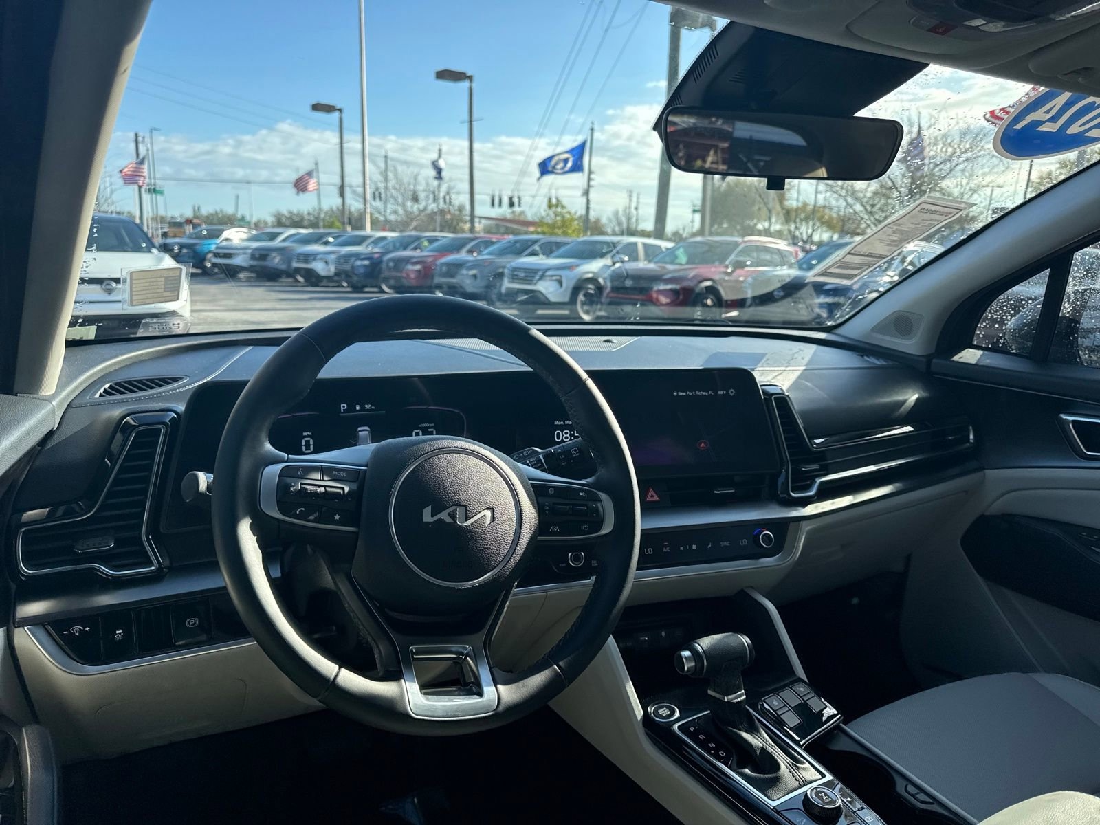 Used 2024 Kia Sportage EX image 12