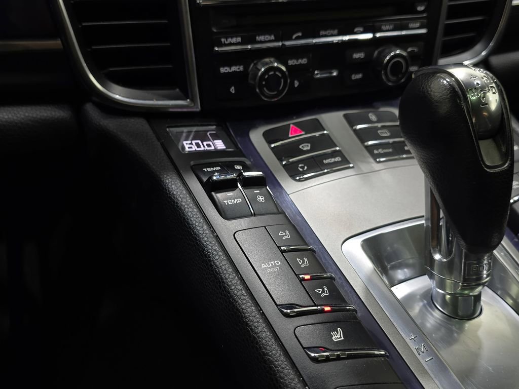 Used 2013 Porsche Panamera 4 image 27