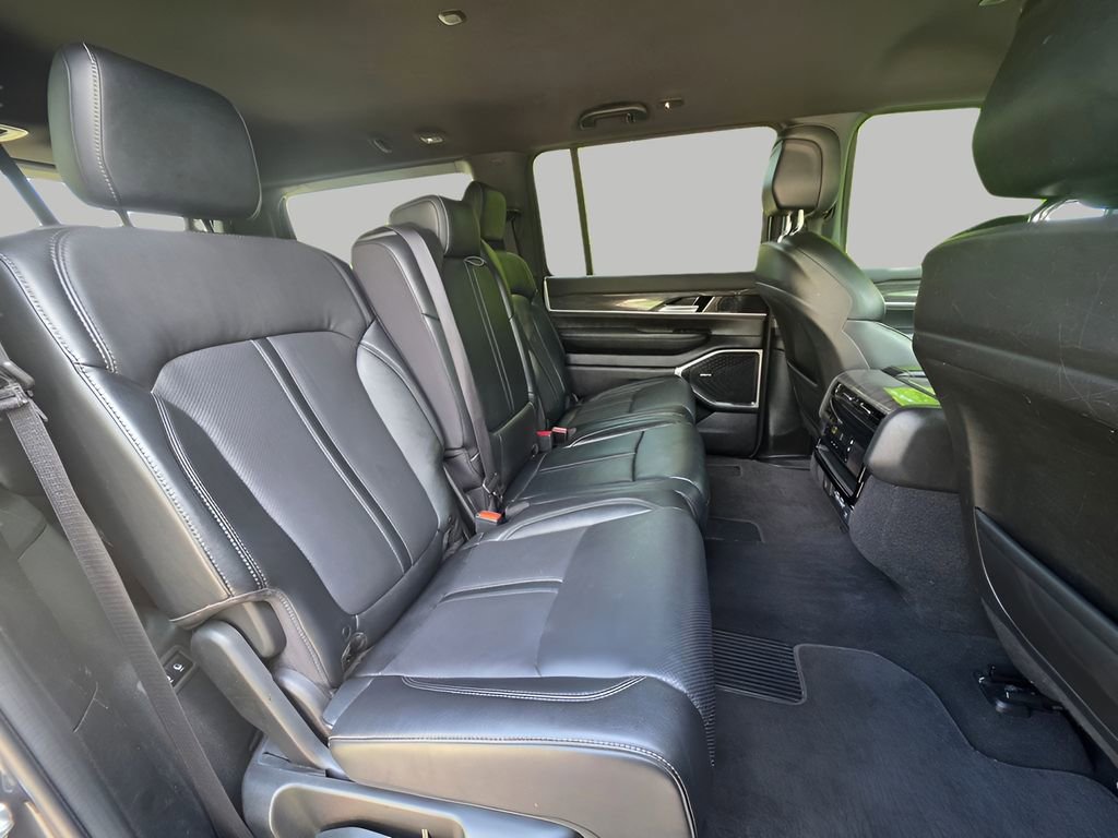 Used 2022 Jeep Wagoneer Series III image 11