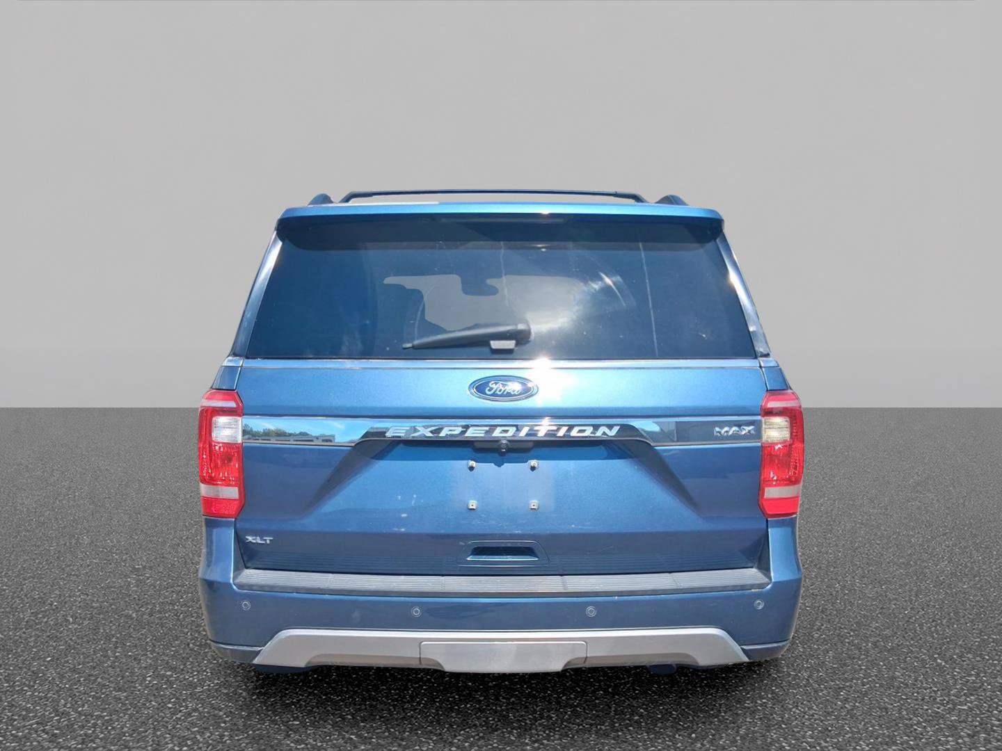 Used 2018 Ford Expedition Max XLT w/ Equipment Group 202A RWD image 5