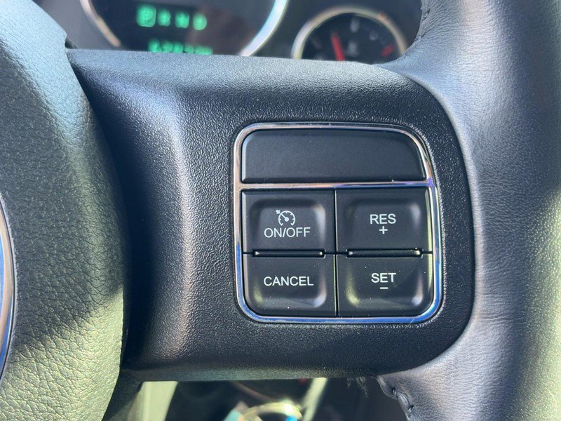 Used 2017 Jeep Wrangler Unlimited Rubicon w/ Connectivity Group image 13