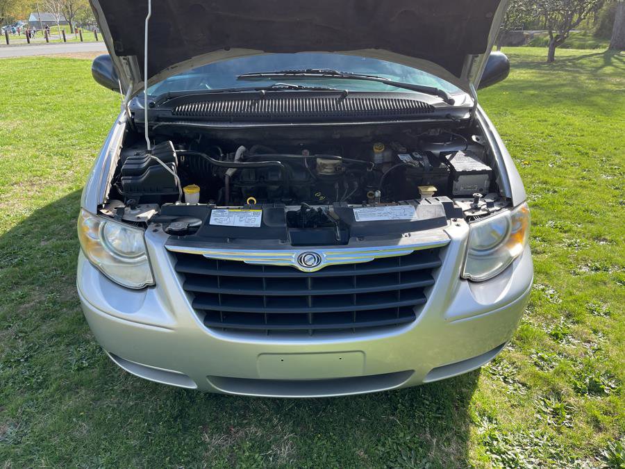 Used 2005 Chrysler Town & Country LX w/ Popular Equipment Group II image 17