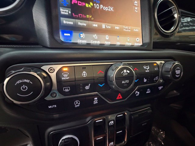 Used 2022 Jeep Wrangler Unlimited Sahara AWD/4WD image 27