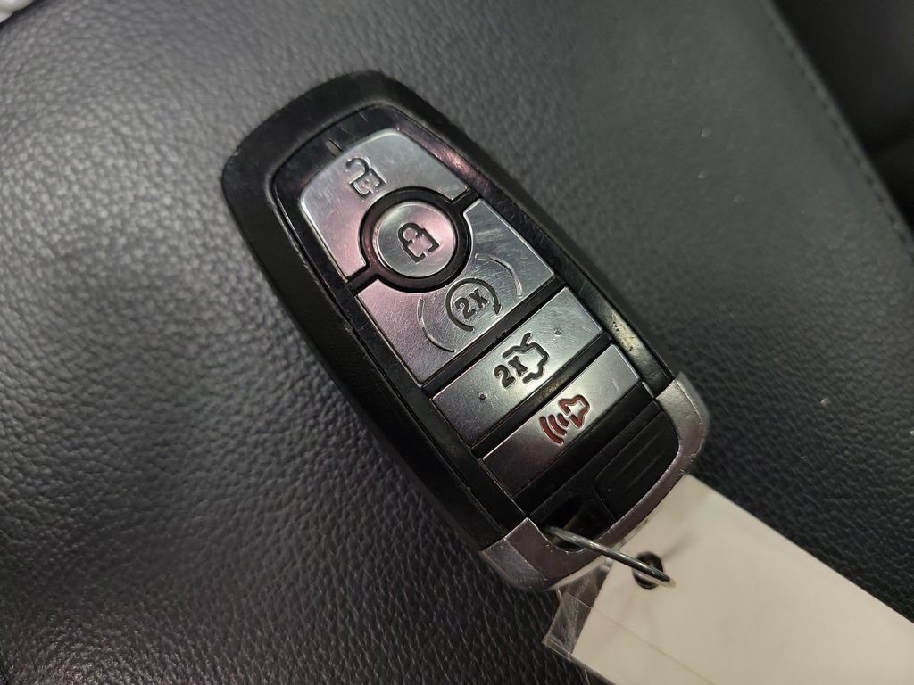 Used 2018 Ford Explorer Limited w/ Equipment Group 301A AWD/4WD image 19