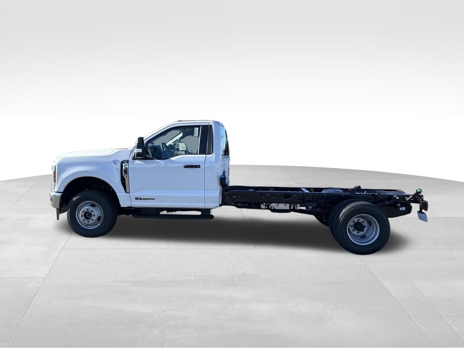 New 2026 Ford F350 XL w/ XL Chrome Package AWD/4WD image 2