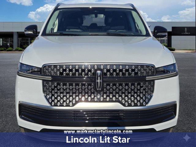 New 2026 Lincoln Navigator L Reserve AWD/4WD image 18