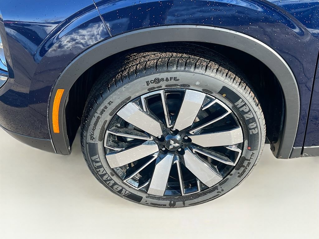 Used 2025 Mitsubishi Outlander SE image 34