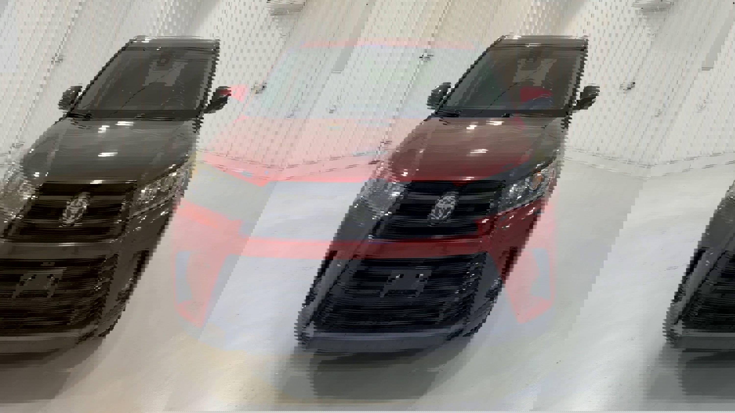 Used 2019 Toyota Highlander SE image 4