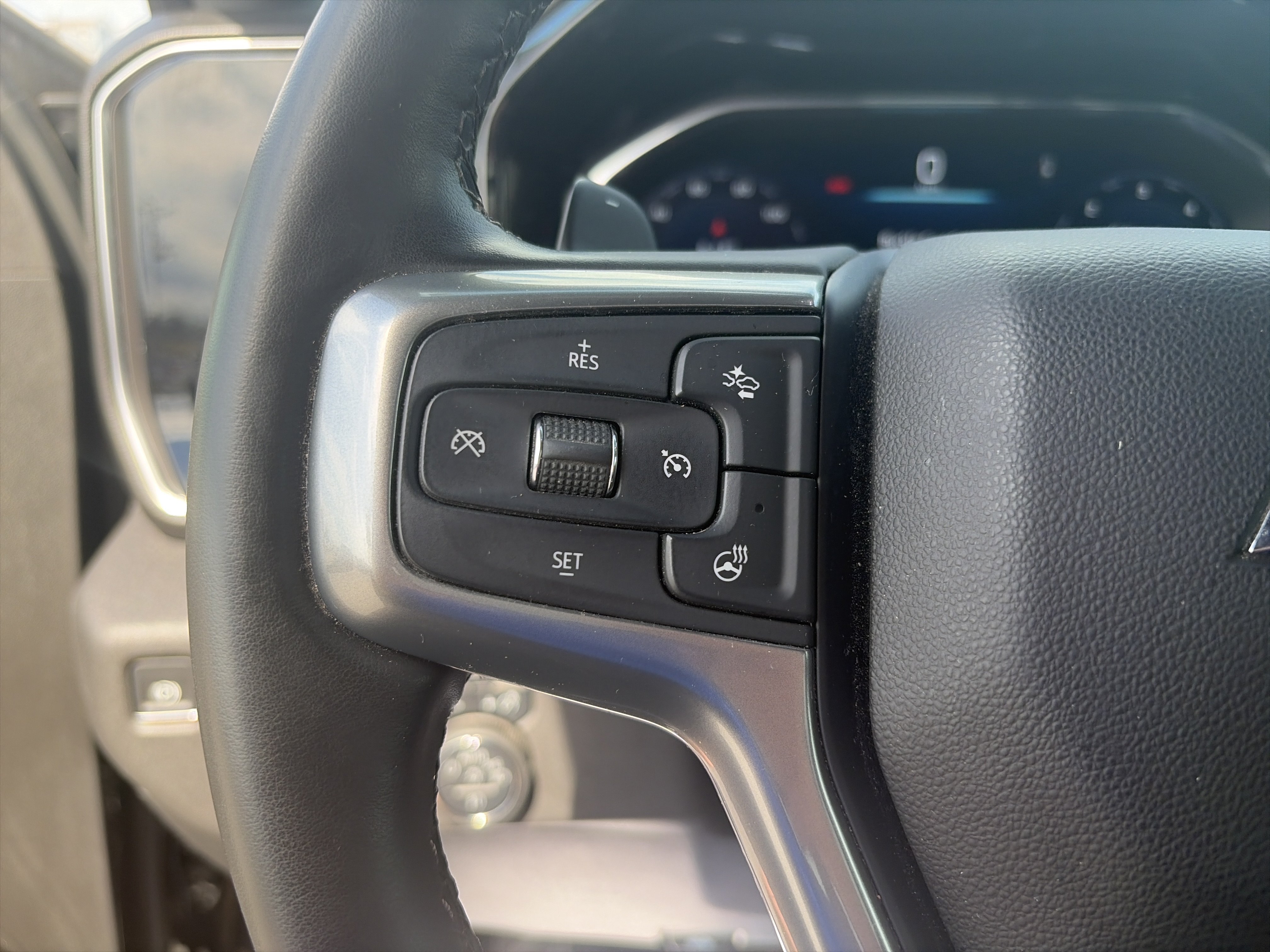 Used 2025 Chevrolet Silverado 1500 LT Trail Boss w/ Convenience Package II AWD/4WD image 21