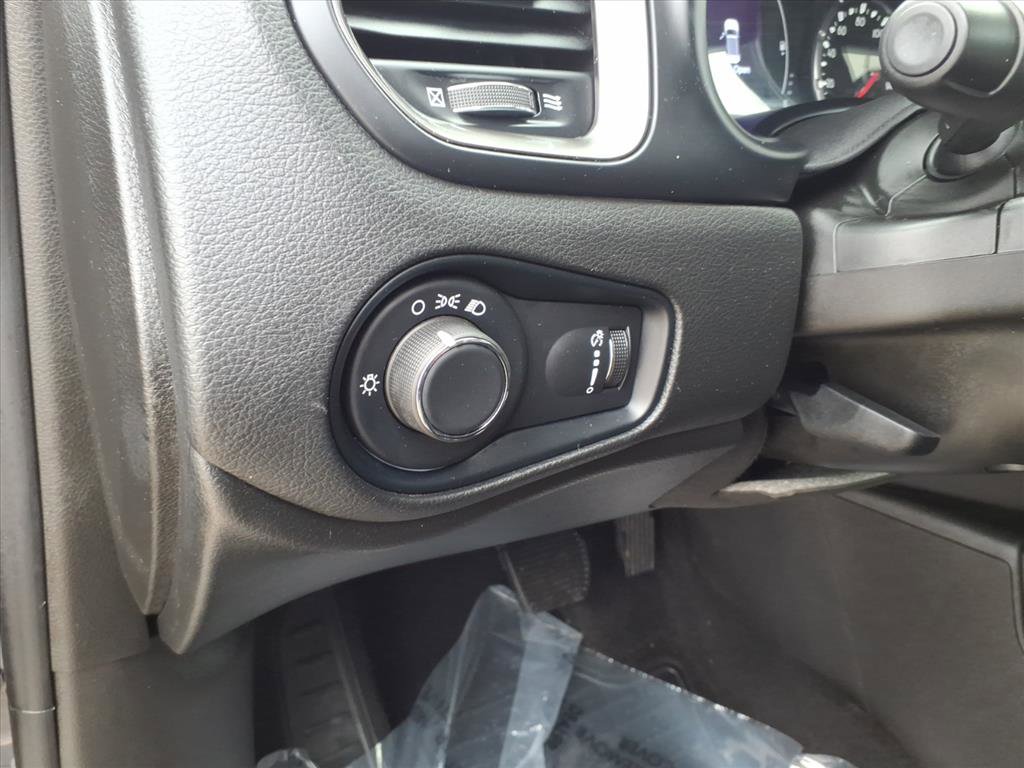 Used 2023 Jeep Renegade Latitude image 11