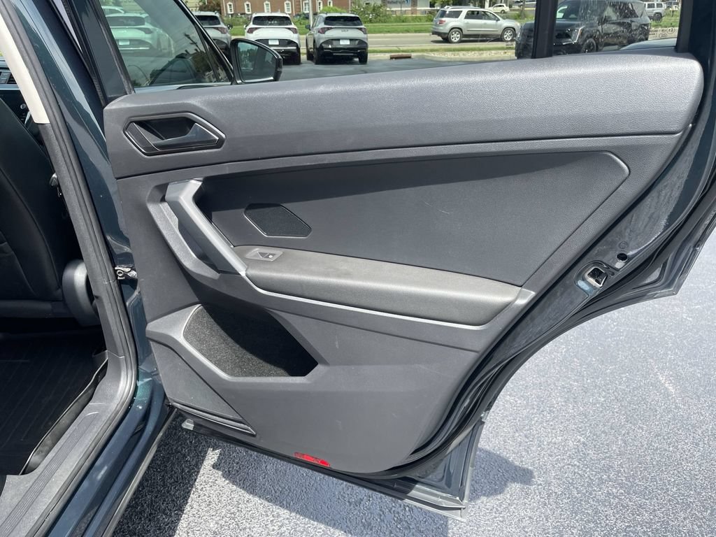 Used 2018 Volkswagen Tiguan SE w/ Panoramic Sunroof Package AWD/4WD image 23