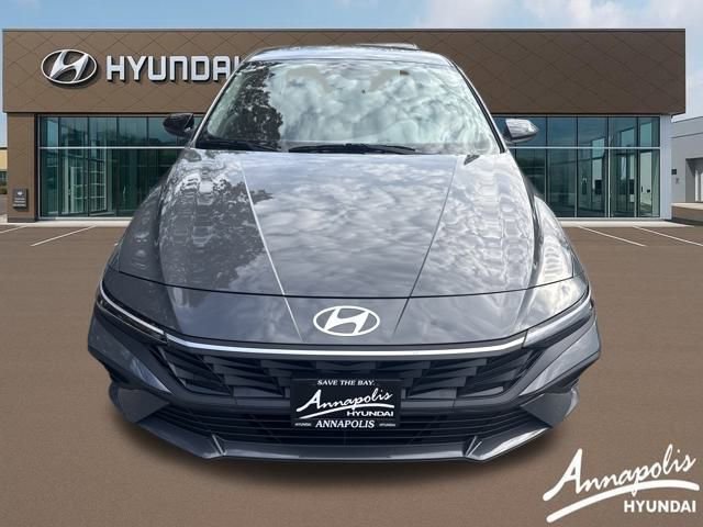 Certified 2025 Hyundai Elantra Sport image 8