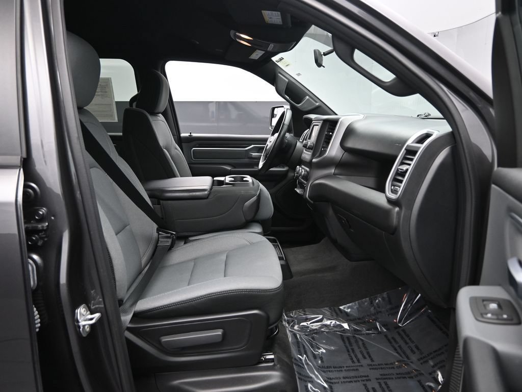 Used 2022 RAM 1500 Big Horn AWD/4WD image 34