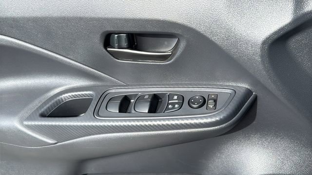 Used 2025 Nissan Versa S w/ Trunk Package image 22