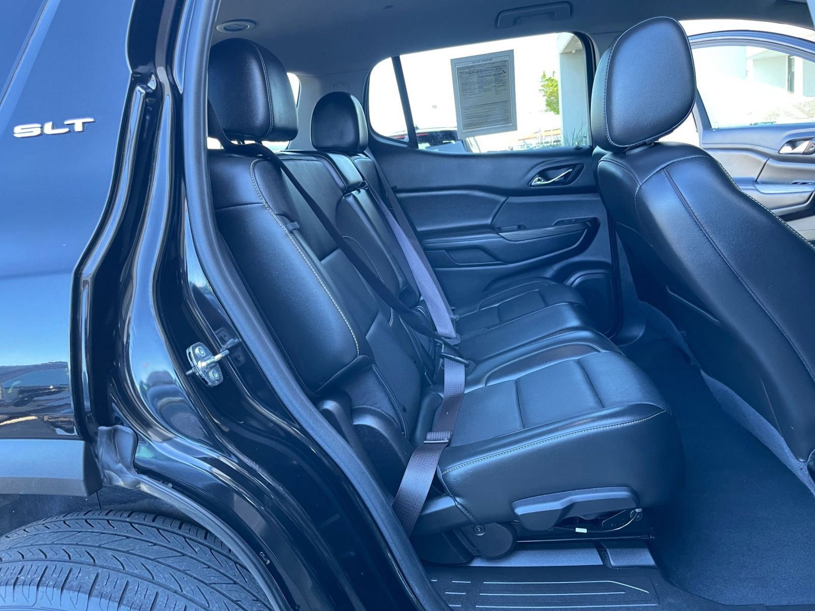 Used 2023 GMC Acadia SLT image 42