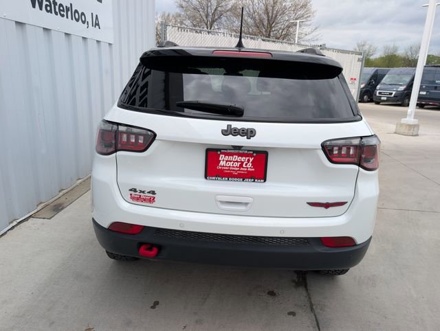 Used 2025 Jeep Compass Trailhawk AWD/4WD image 25