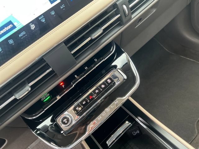 Certified 2023 Lincoln Corsair AWD w/ Equipment Group 101A image 28