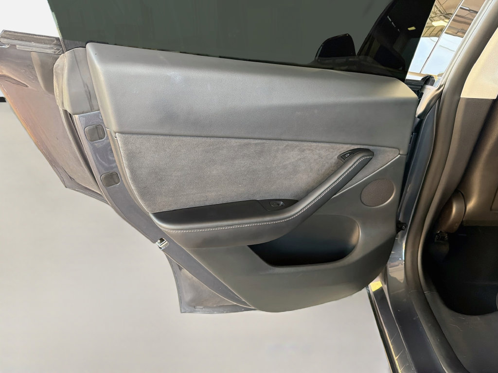 Used 2022 Tesla Model Y Performance AWD/4WD image 27