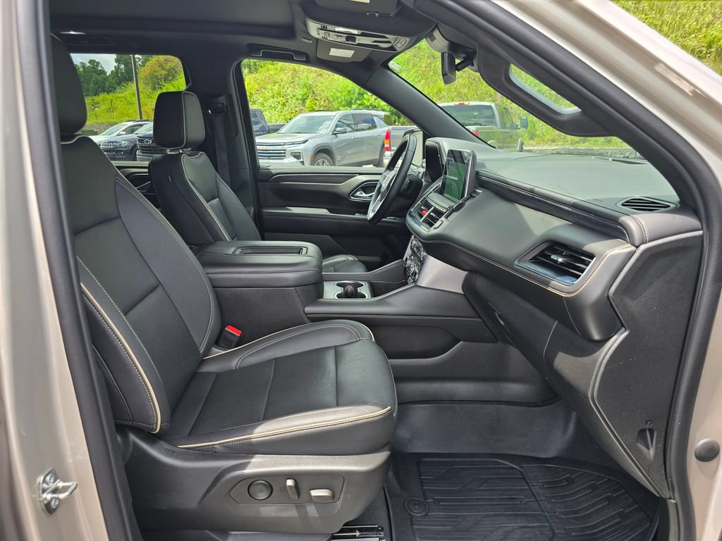 Used 2023 GMC Yukon SLT AWD/4WD image 32