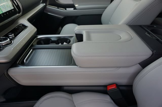 New 2027 Ford Expedition Max Active RWD image 33