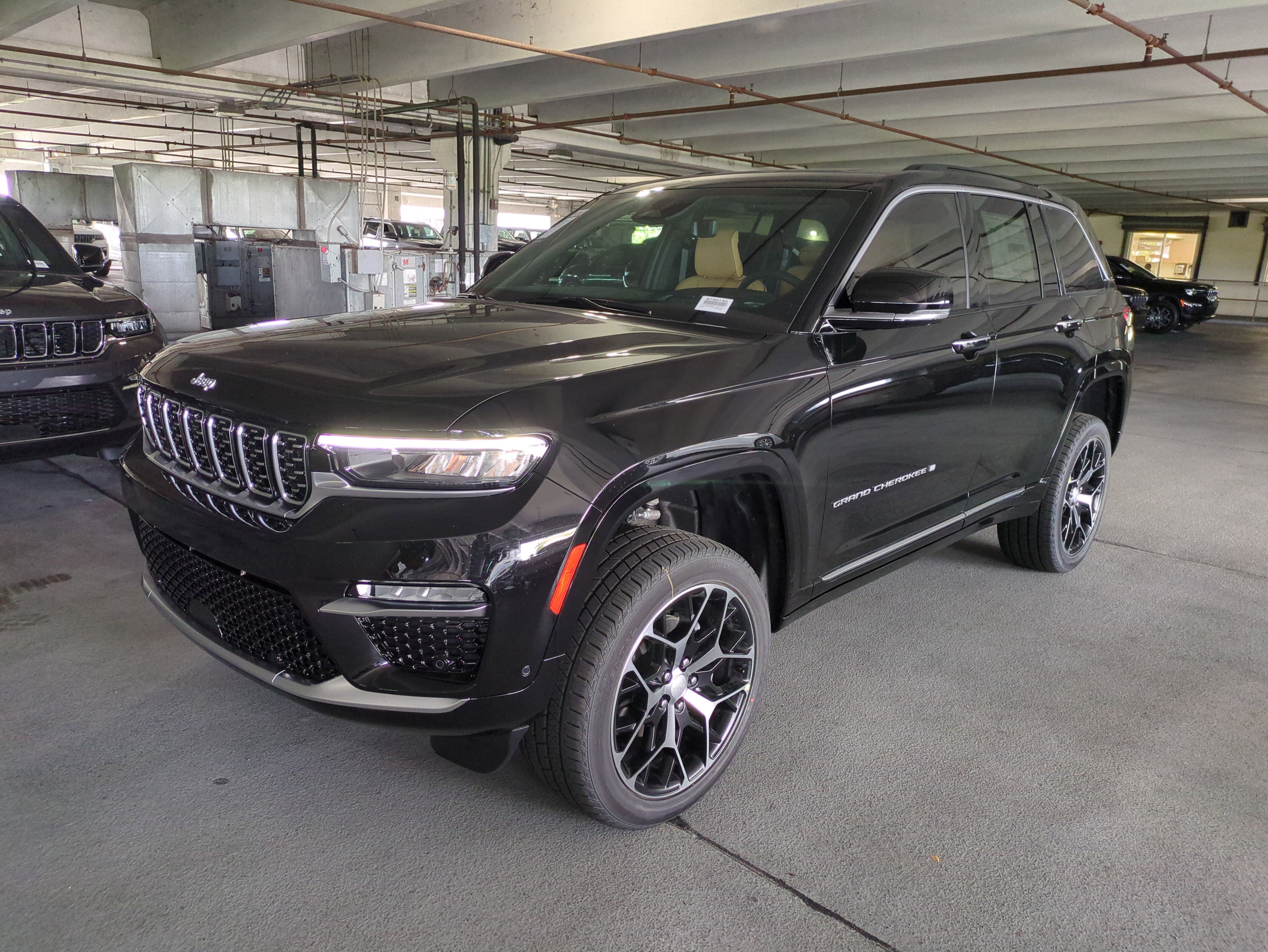 New 2025 Jeep Grand Cherokee Summit AWD/4WD image 9
