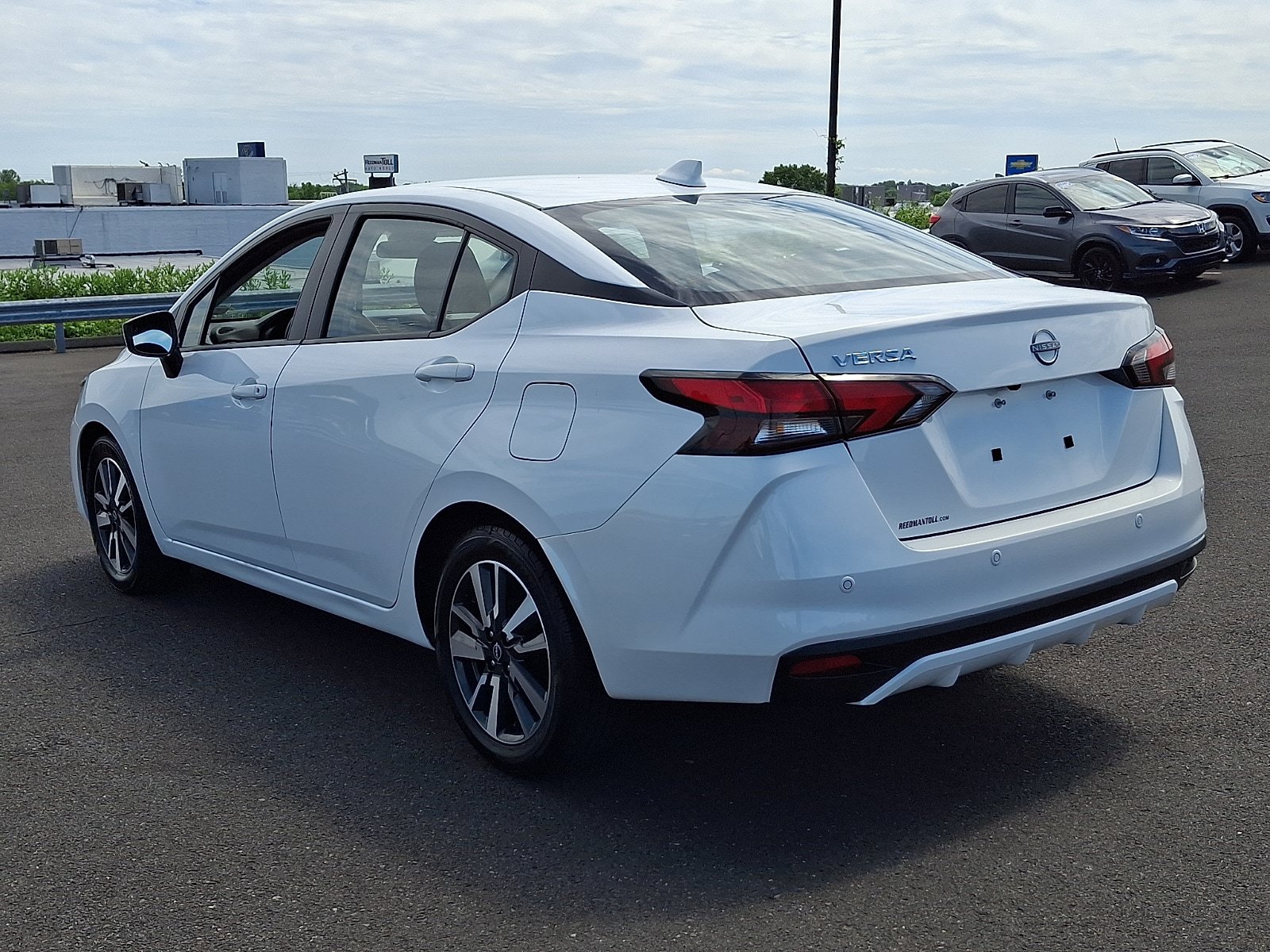 Used 2025 Nissan Versa SV FWD image 4