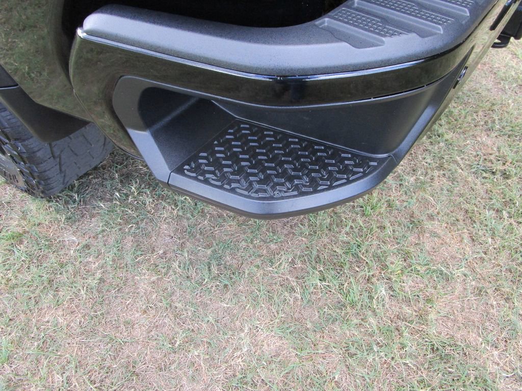 Used 2024 GMC Sierra 2500 AT4 w/ AT4 Premium Plus Package image 13