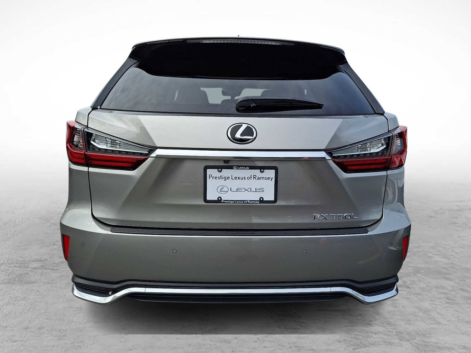 Used 2020 Lexus RX 350L Premium w/ Premium Package image 5