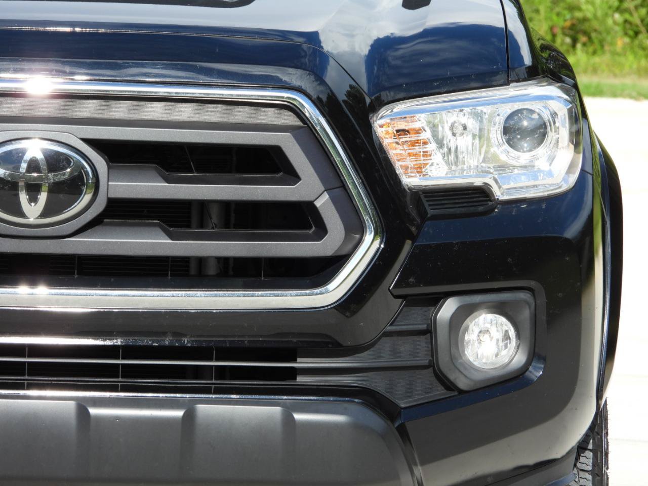 Used 2022 Toyota Tacoma SR5 RWD image 47