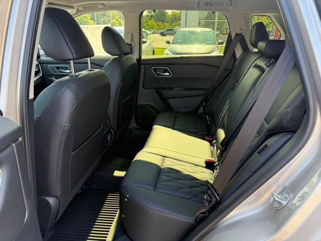 New 2026 Nissan Rogue Platinum image 24