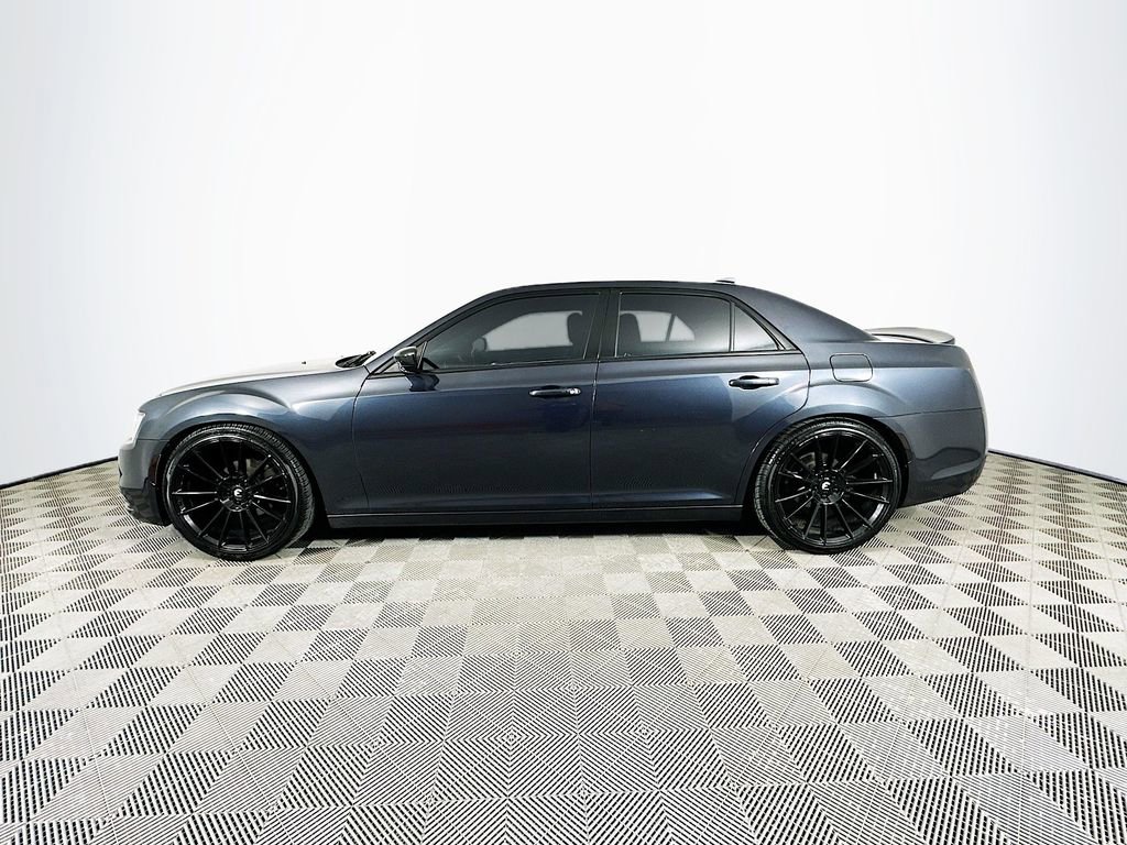 Used 2019 Chrysler 300 Touring w/ Sport Appearance Package image 6