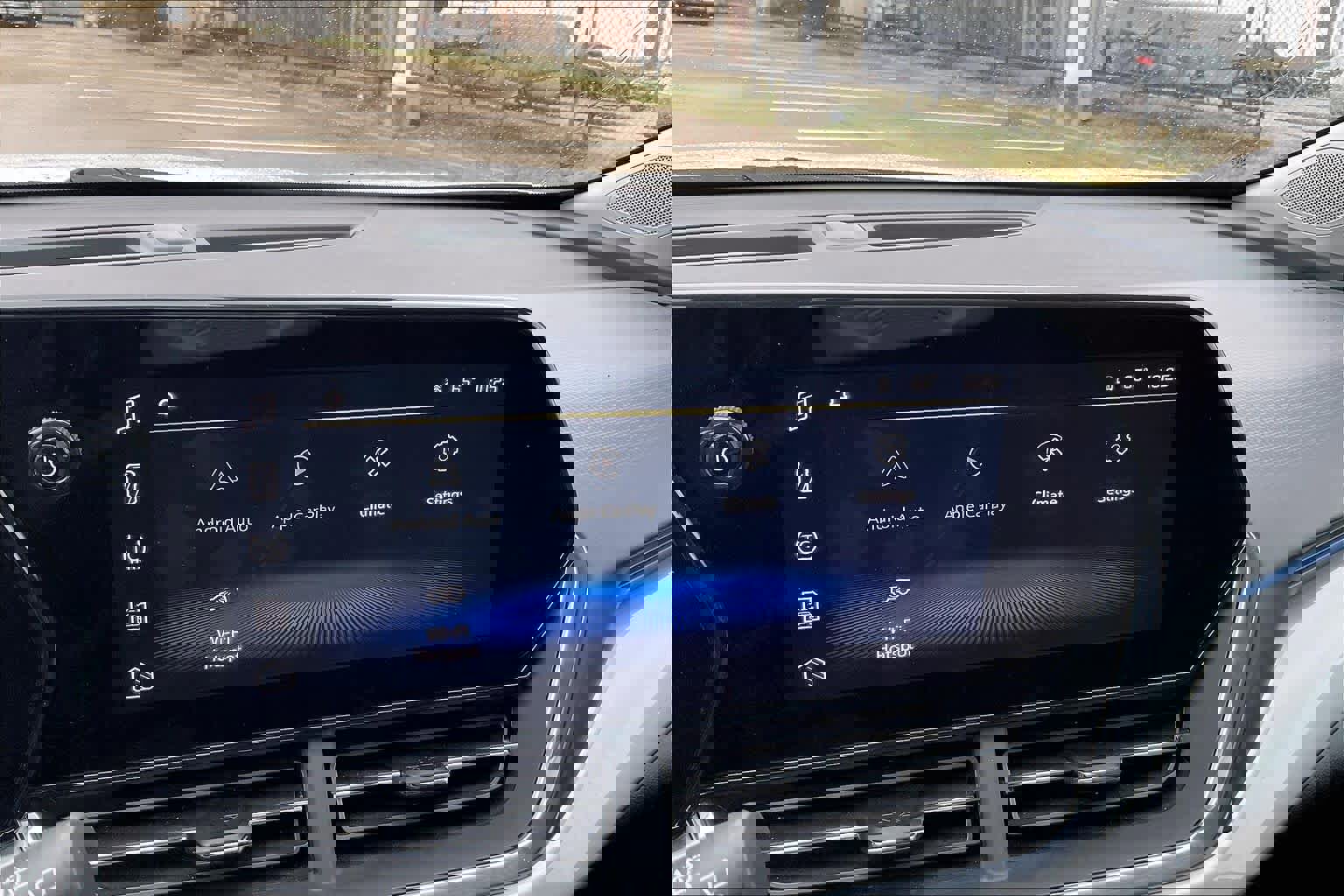 Certified 2025 Chevrolet Trax LT image 31