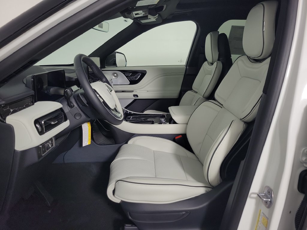 New 2026 Lincoln Aviator Black Label w/ Black Label Special Edition AWD/4WD image 15
