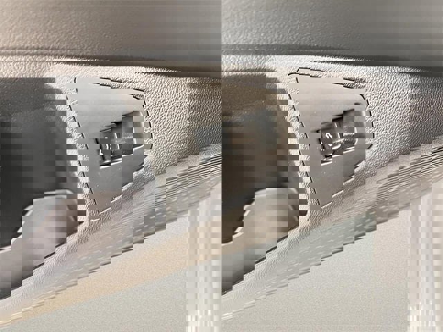 Used 2025 Volkswagen Jetta SE image 17