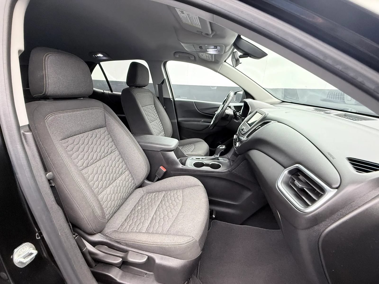 Used 2019 Chevrolet Equinox LT FWD image 9